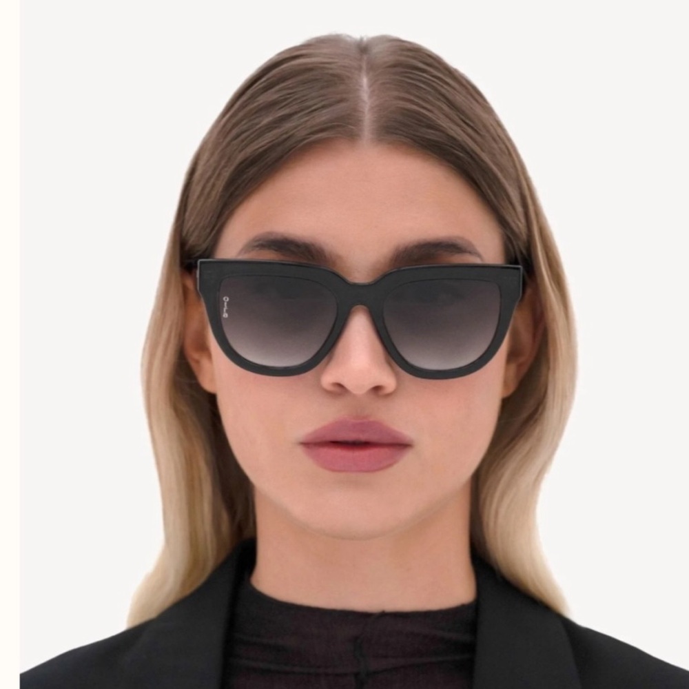 OTRA Mara Black Smoke Oversized Wayfarer Sunglasses for Women with Case - Picture 4 of 7